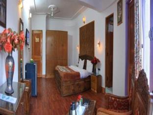 Hotel Centre Point Srinagar (Jammu and Kashmir)