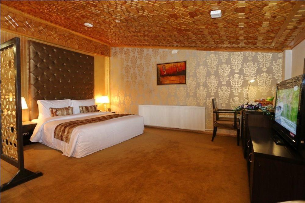 Hotel Batra And Residences Srinagar (Jammu and Kashmir)