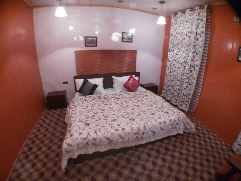 Hotel Dal View Srinagar (Jammu and Kashmir)