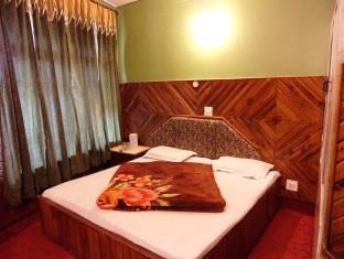 Hotel Madhuban Srinagar (Jammu and Kashmir)