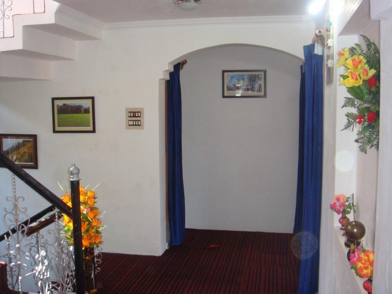 Hospitality 2* Srinagar (Jammu and Kashmir)
