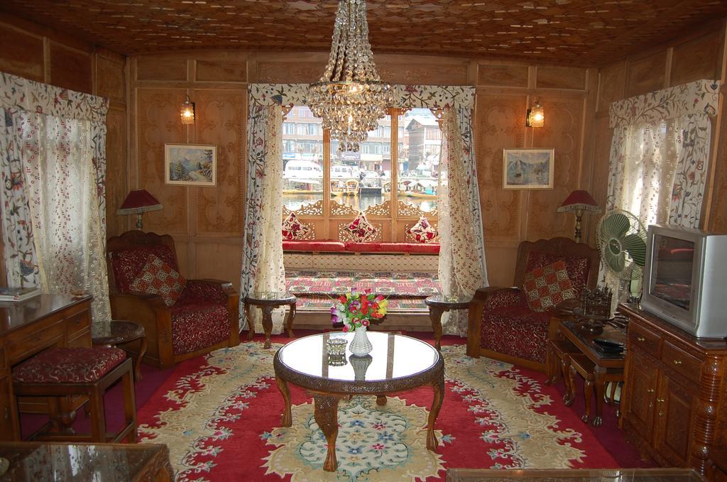 White House Group Of Houseboats 3* Srinagar (Jammu and Kashmir)