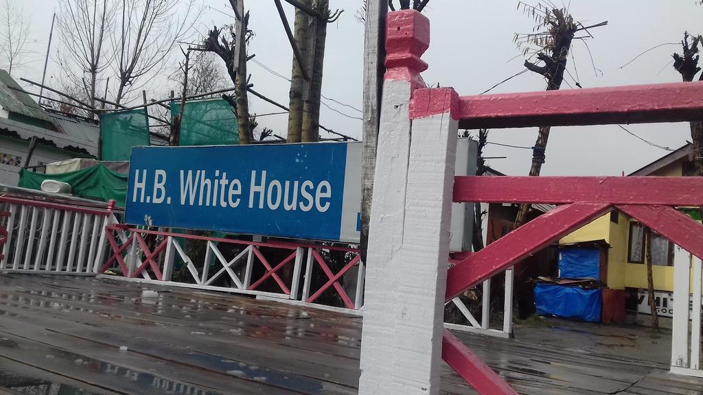 White House Group Of Houseboats Botel 3*