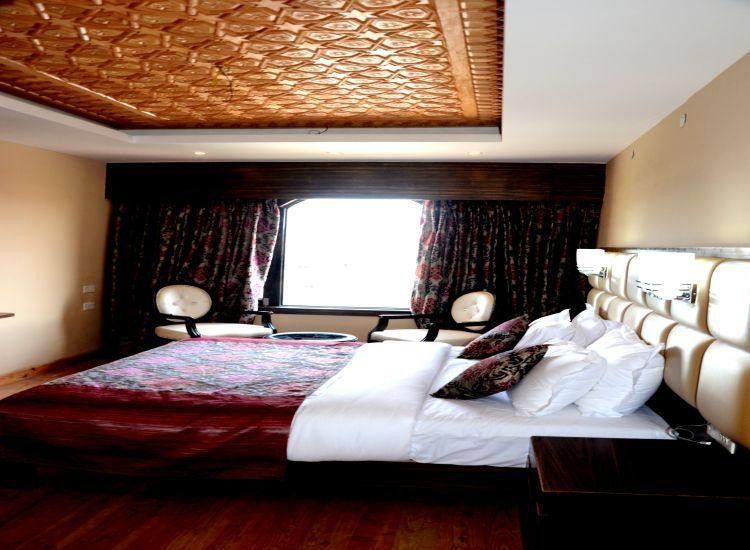 Hotel The Pride Srinagar (Jammu and Kashmir)
