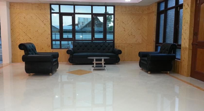 Triden Kashmir Hotel 3*