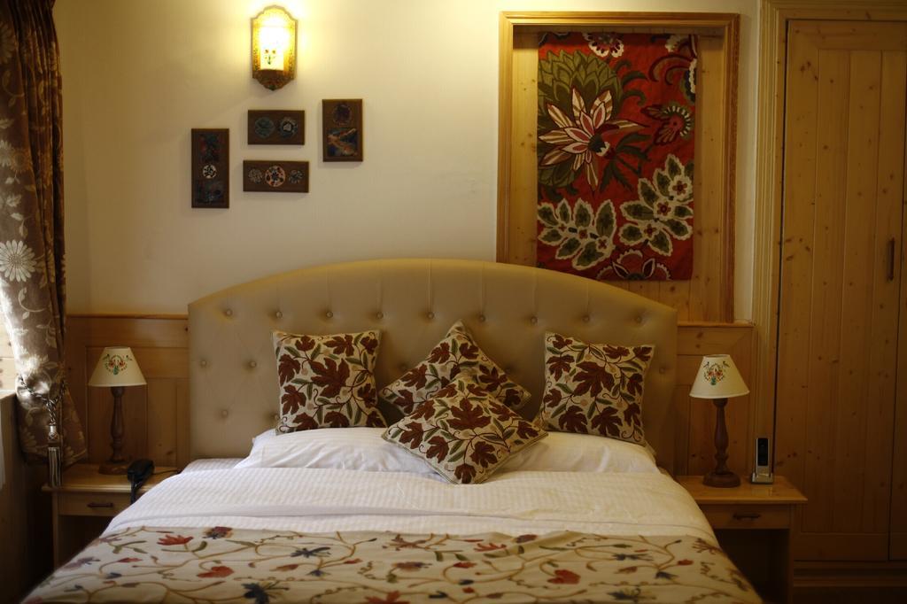 Dove Guest house Srinagar (Jammu and Kashmir)