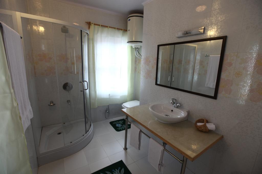 Dove Guest house Srinagar (Jammu and Kashmir)