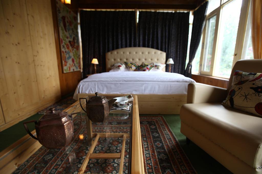Dove Guest house Srinagar (Jammu and Kashmir)