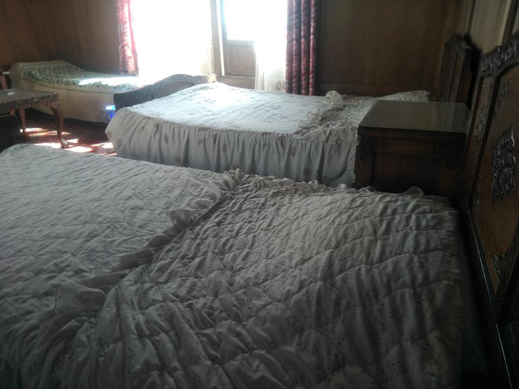 Snowgoose Group Of Houseboats Srinagar (Jammu and Kashmir)