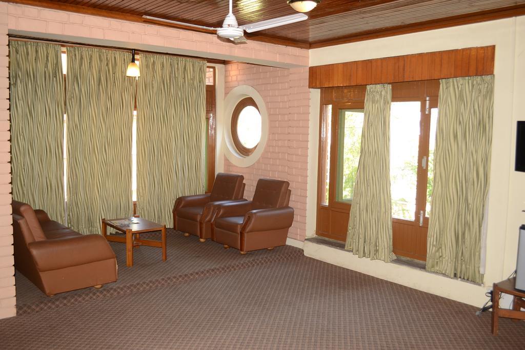 Brown Palace 3*