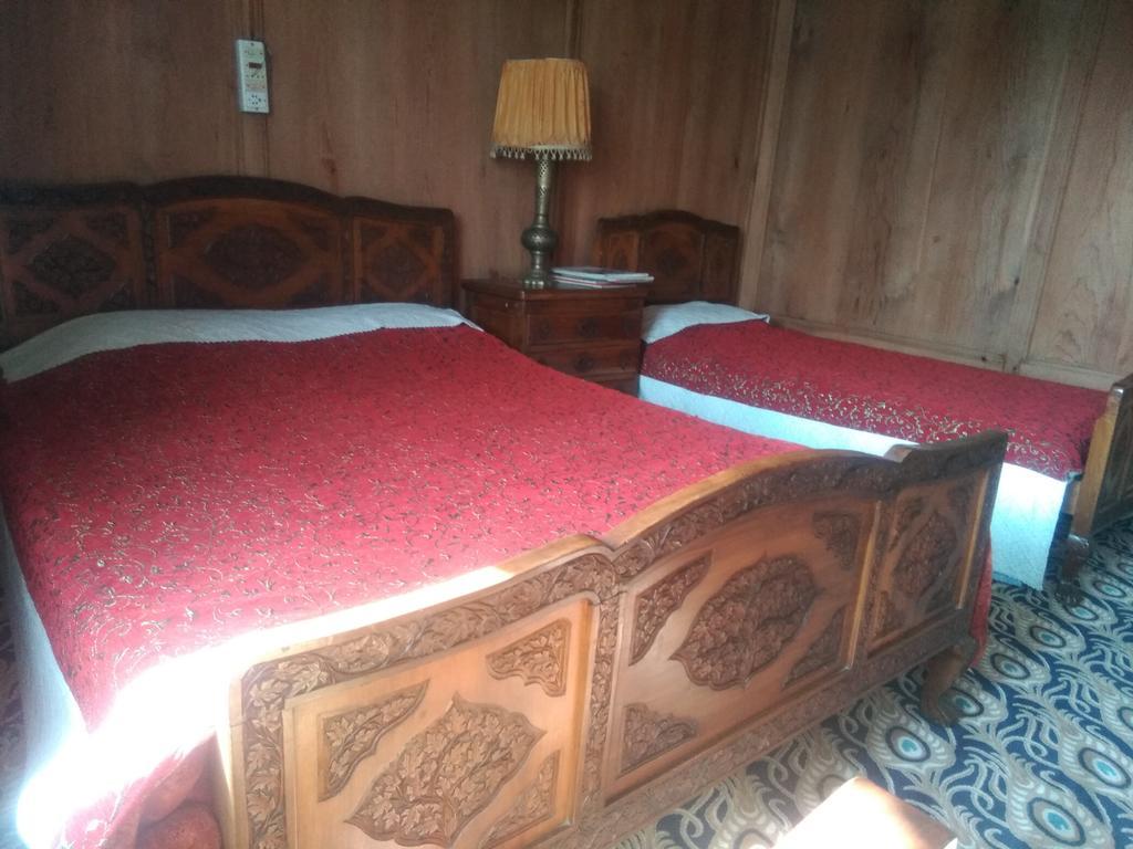 Snowgoose Group Of Houseboats 3* Srinagar (Jammu and Kashmir)
