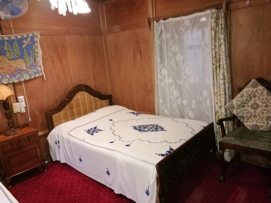 Botel House Boat Hardy Palace Srinagar (Jammu and Kashmir)