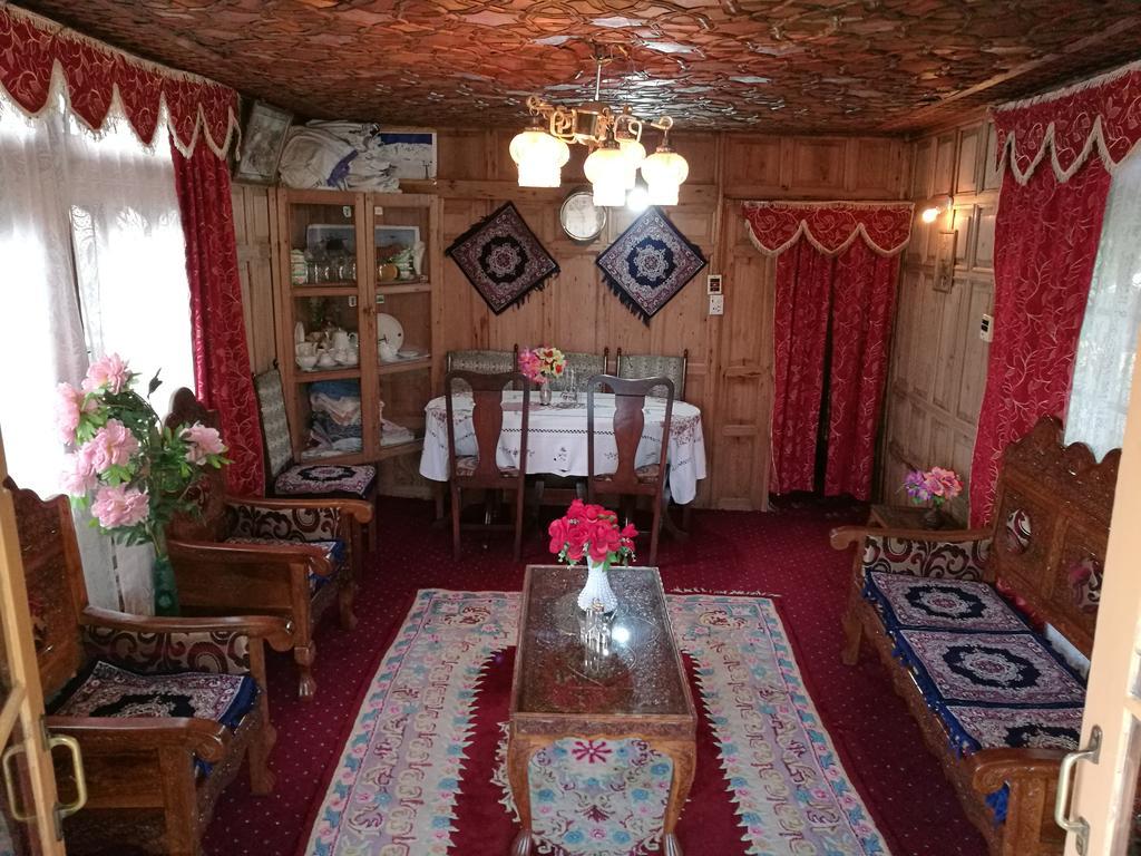 House Boat Hardy Palace Botel 3*