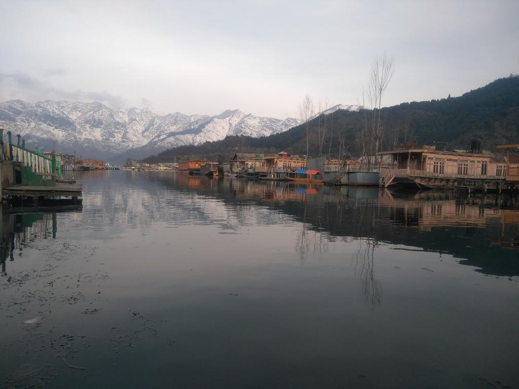 Botel Snowgoose Group Of Houseboats Srinagar (Jammu and Kashmir)