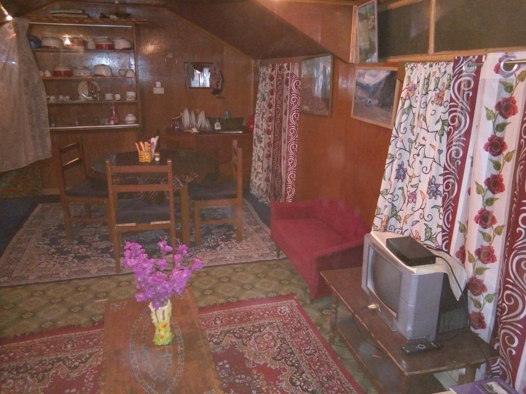New Bombay Heritage Group Of Houseboats Botel 4*