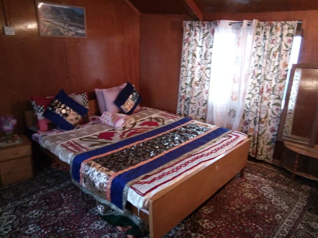 New Bombay Heritage Group Of Houseboats Botel 4*