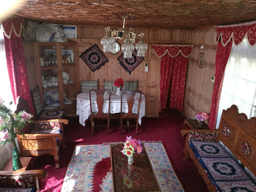 House Boat Hardy Palace Botel 3*