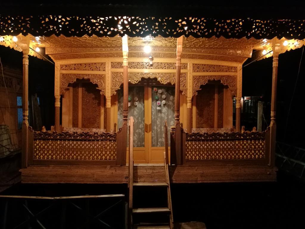 House Boat Hardy Palace Botel 3*