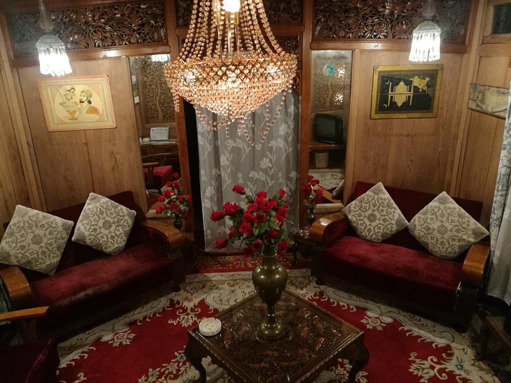 House Boat Hardy Palace 3* Srinagar (Jammu and Kashmir)