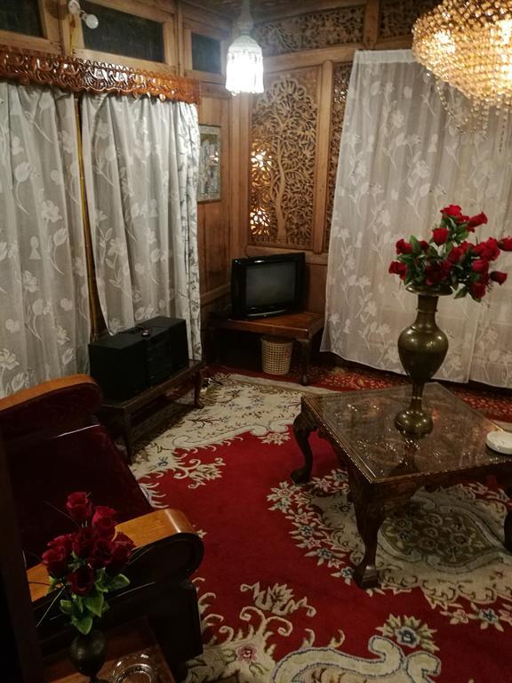 House Boat Hardy Palace Botel 3*