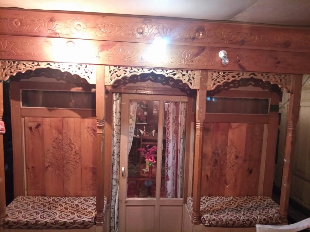 New Bombay Heritage Group Of Houseboats