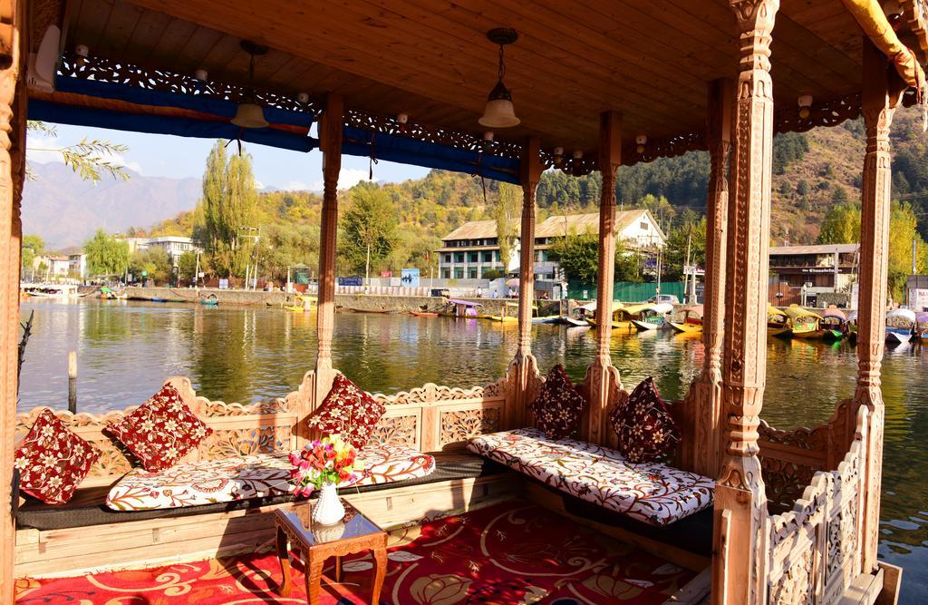 White House Group Of Houseboats Srinagar (Jammu and Kashmir)