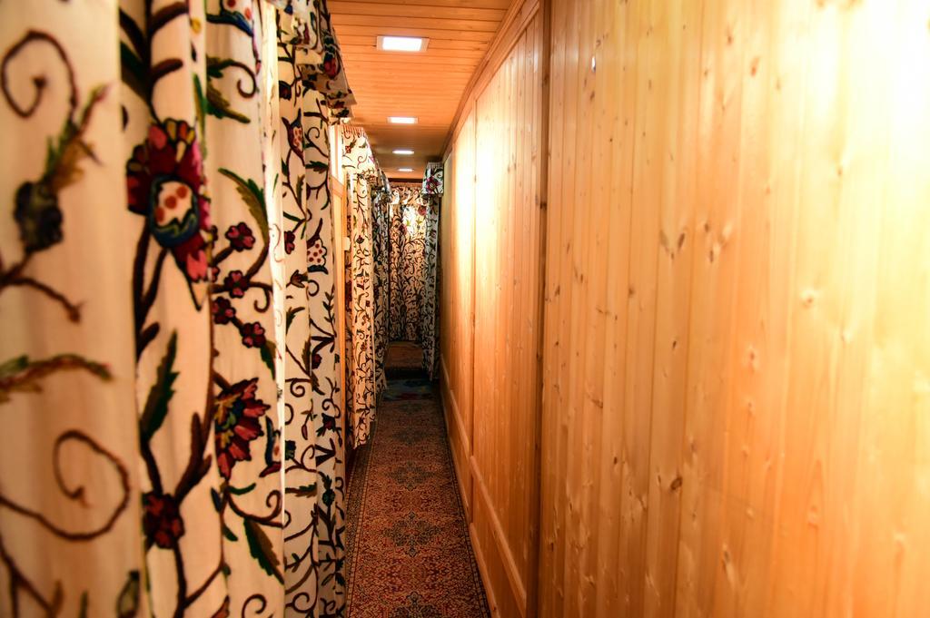 White House Group Of Houseboats Srinagar (Jammu and Kashmir)