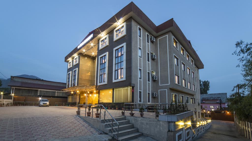 Palette - Solar Residency Hotel