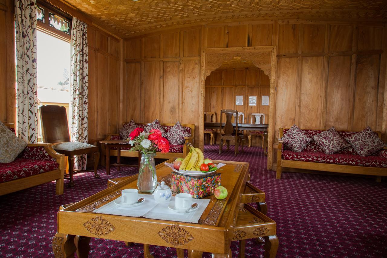 Fantasia Houseboats Hotel 3*