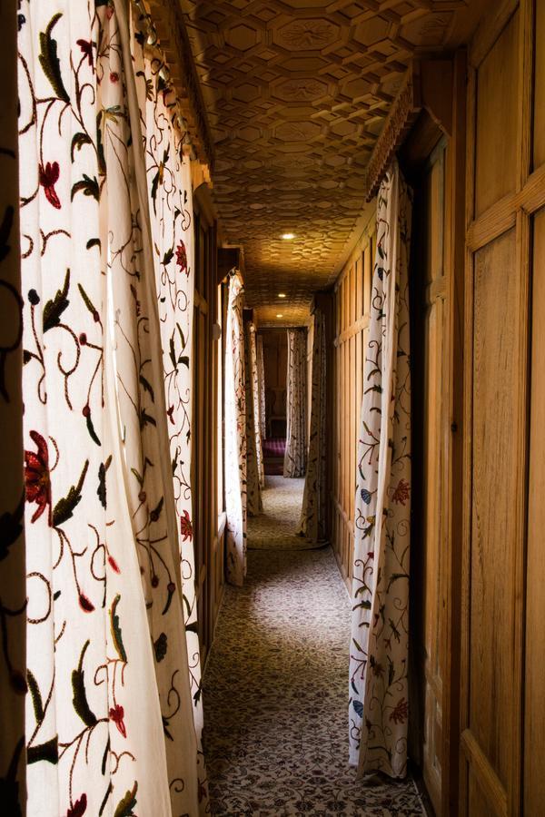 Hotel Fantasia Houseboats Srinagar (Jammu and Kashmir)