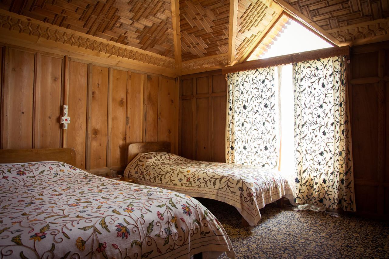 Hotel Fantasia Houseboats 3*