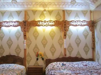The Altaf Group Of Houseboats Botel 4*