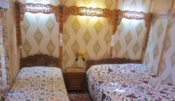Botel The Altaf Group Of Houseboats Srinagar (Jammu and Kashmir)