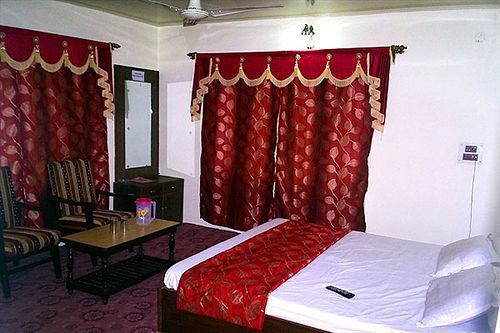Oyo 4529 Star Of Kashmir Bed & Breakfast