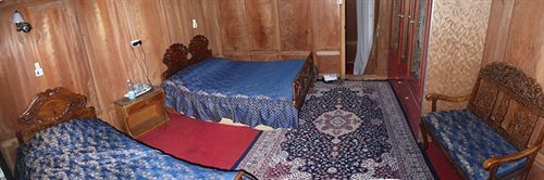 Hotel Privilege Houseboats