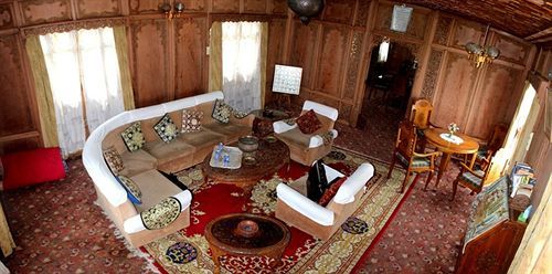 Hotel Privilege Houseboats 3*