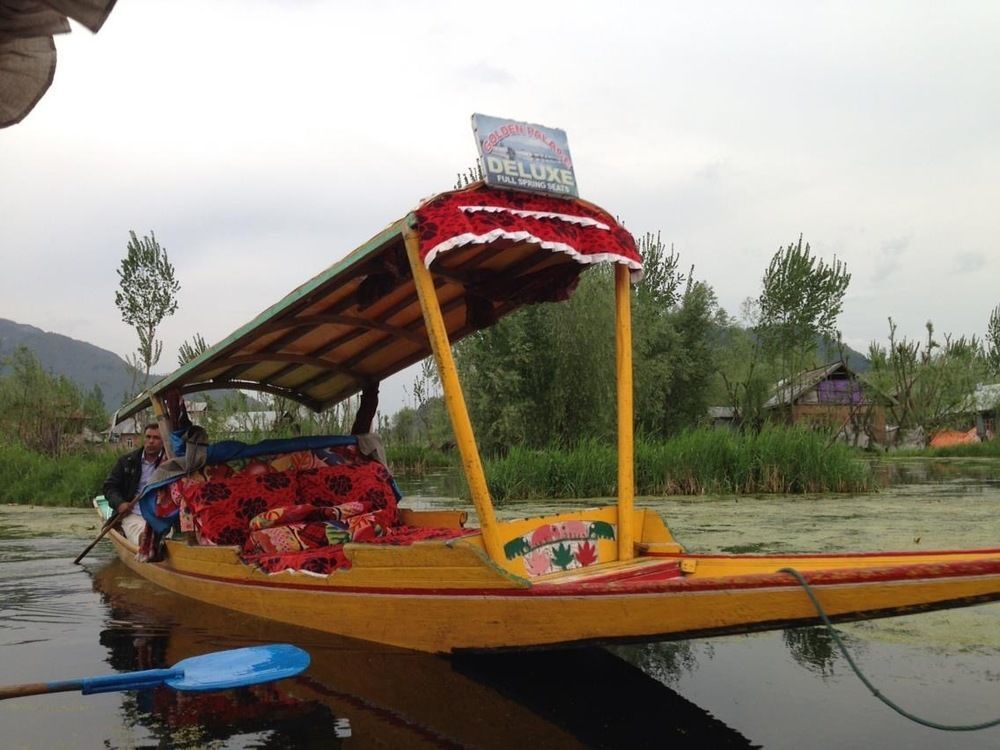 Botel Houseboat Lily Of Nageen