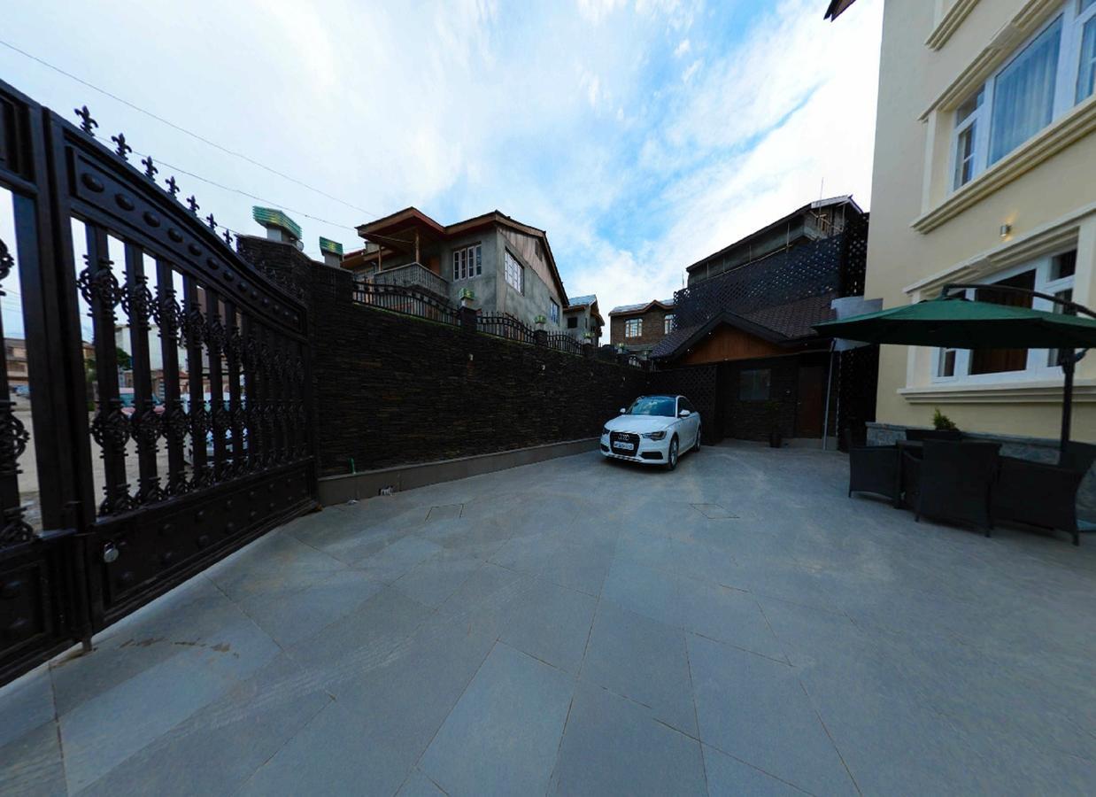 Clarks 4* Srinagar (Jammu and Kashmir)