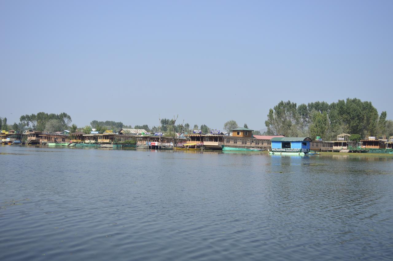 Hotel Palace Group Of House Boats Srinagar (Jammu and Kashmir)