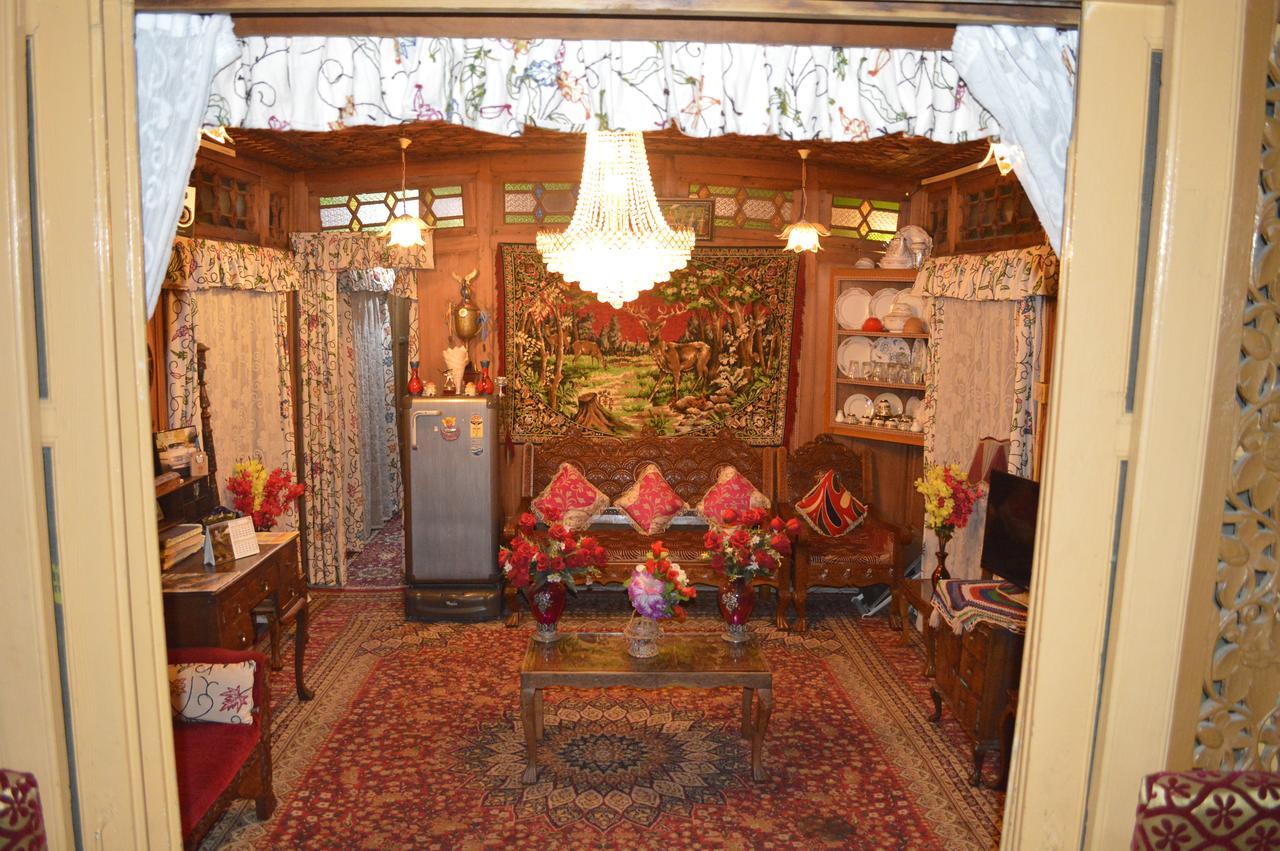 Palace Group Of House Boats Hotel 3*