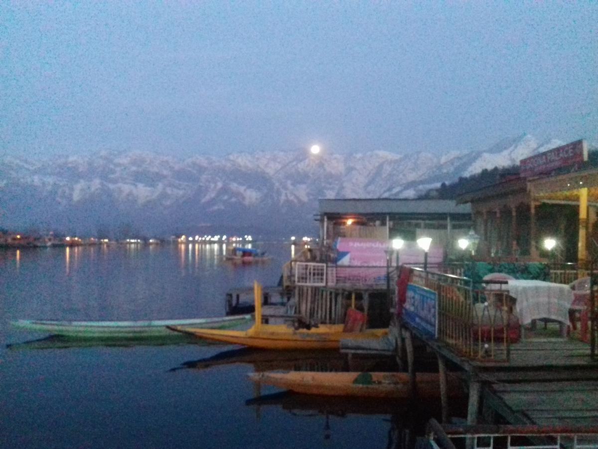 Hotel Palace Group Of House Boats Srinagar (Jammu and Kashmir)