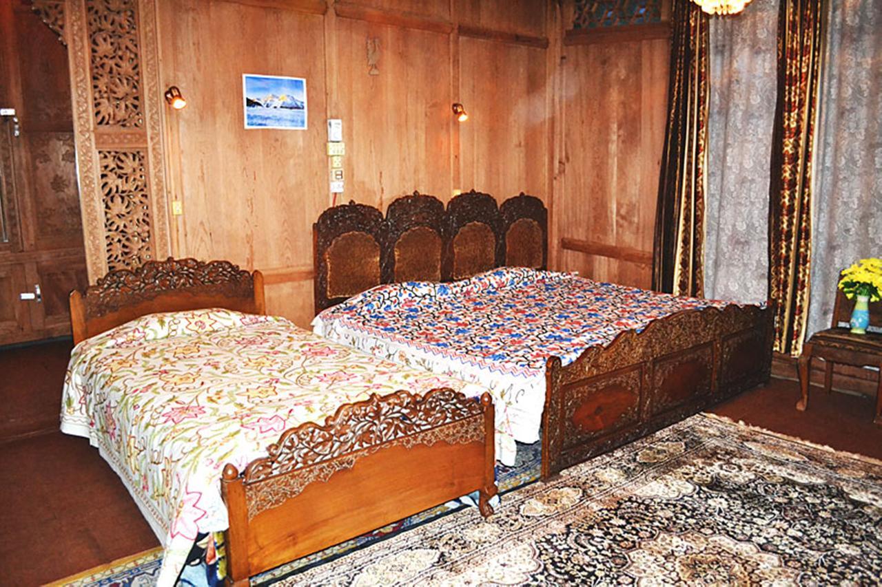 Hotel Morning Star Group Of Houseboats
