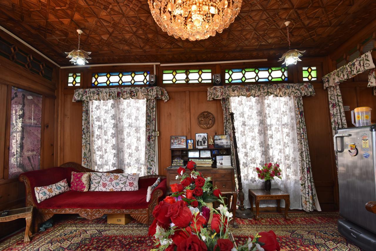 Hotel Palace Group Of House Boats Srinagar (Jammu and Kashmir)
