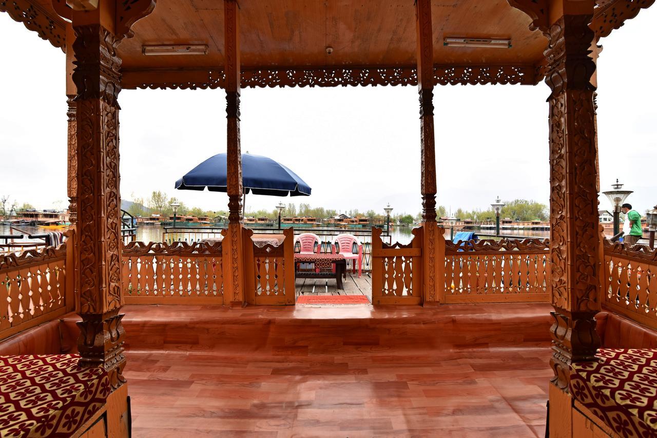 Palace Group Of House Boats Hotel