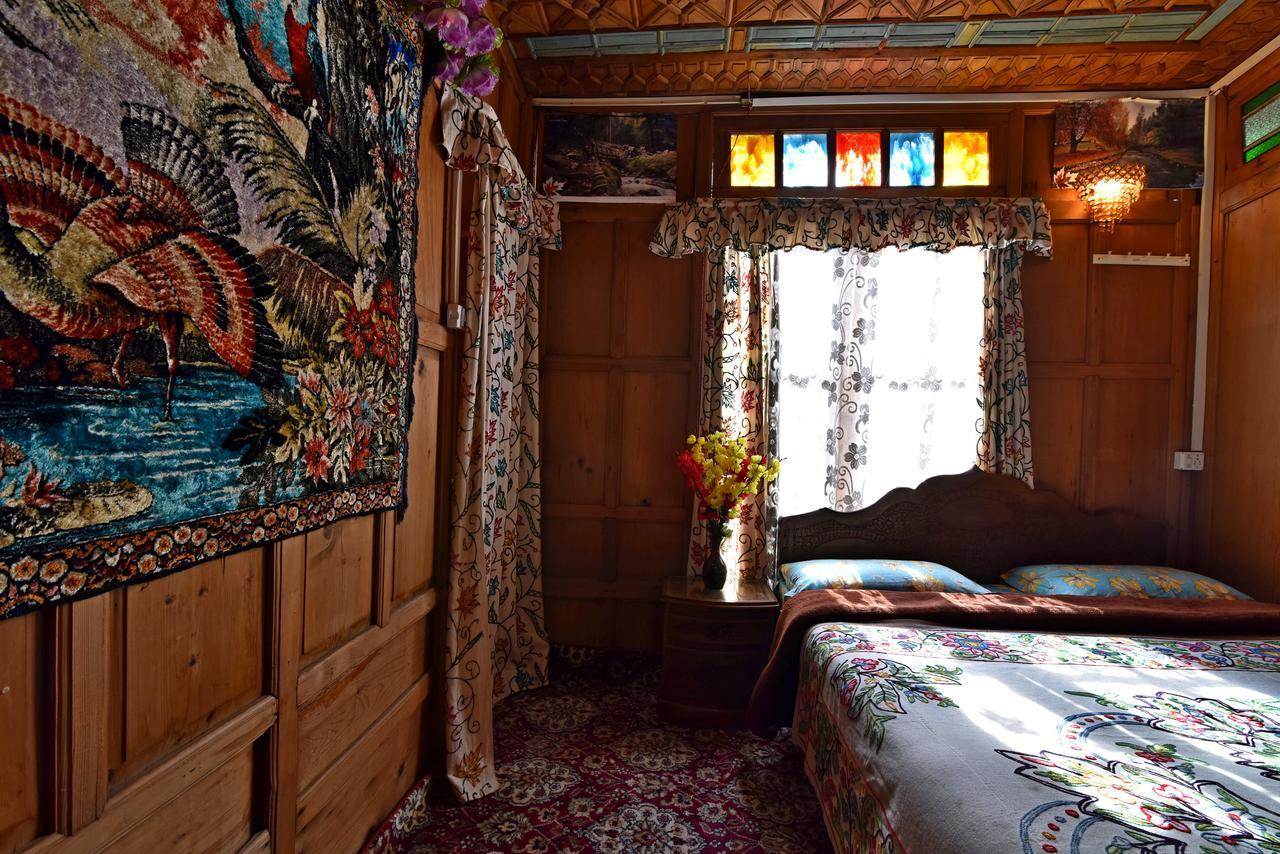 Palace Group Of House Boats Srinagar (Jammu and Kashmir)
