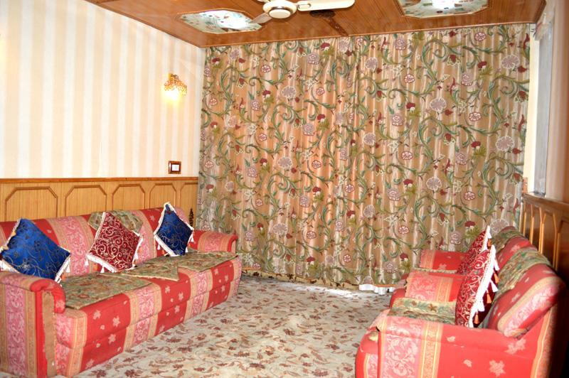 Shah Abbas At Dal Lake Hotel 3*