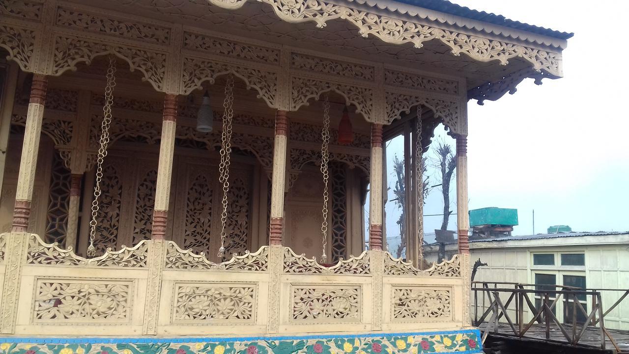 Bed & Breakfast Houseboat Hunza Group Of Houseboats *