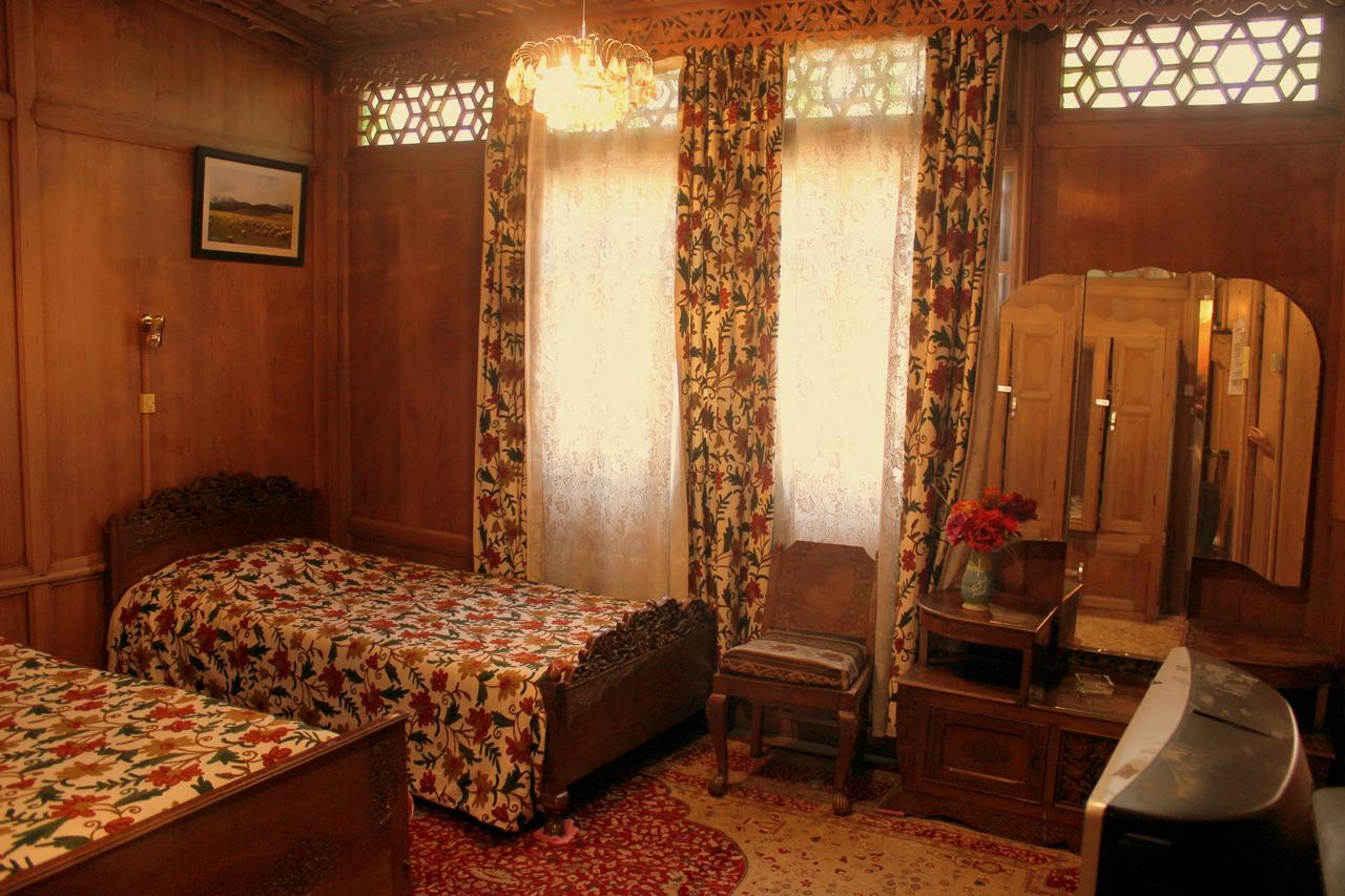 Hotel Morning Star Group Of Houseboats Srinagar (Jammu and Kashmir)