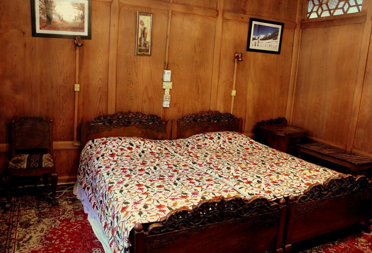 Hotel Morning Star Group Of Houseboats 3*
