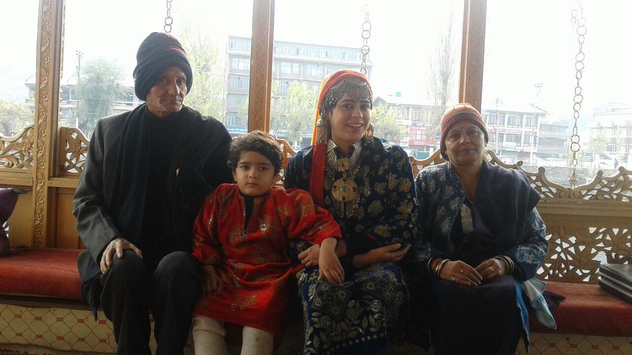 Houseboat Hunza Group Of Houseboats Bed & Breakfast Srinagar (Jammu and Kashmir)